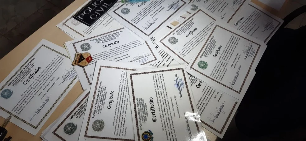 Documentos falsificados durante a Operação Loki, deflagrada pela Polícia Civil de Cacoal — Foto: Reprodução/Polícia Civil de Rondônia (PC-RO)