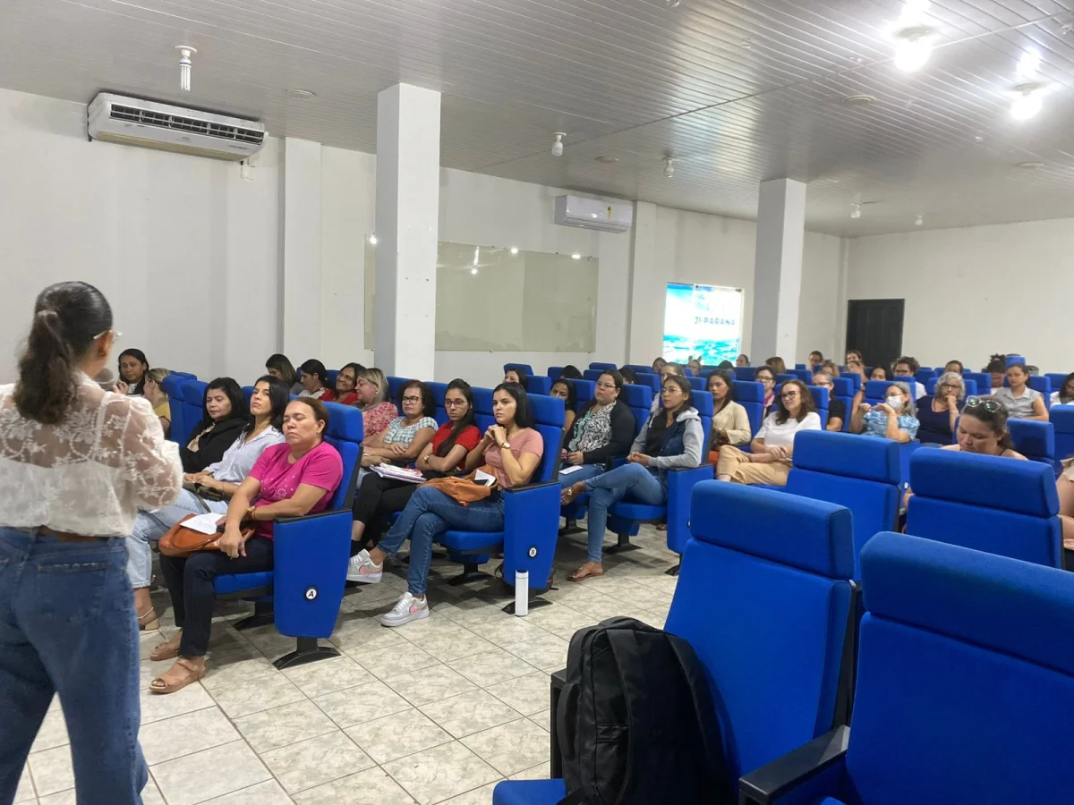 Profissionais da Educação participam de formação voltada à Educação Infantil