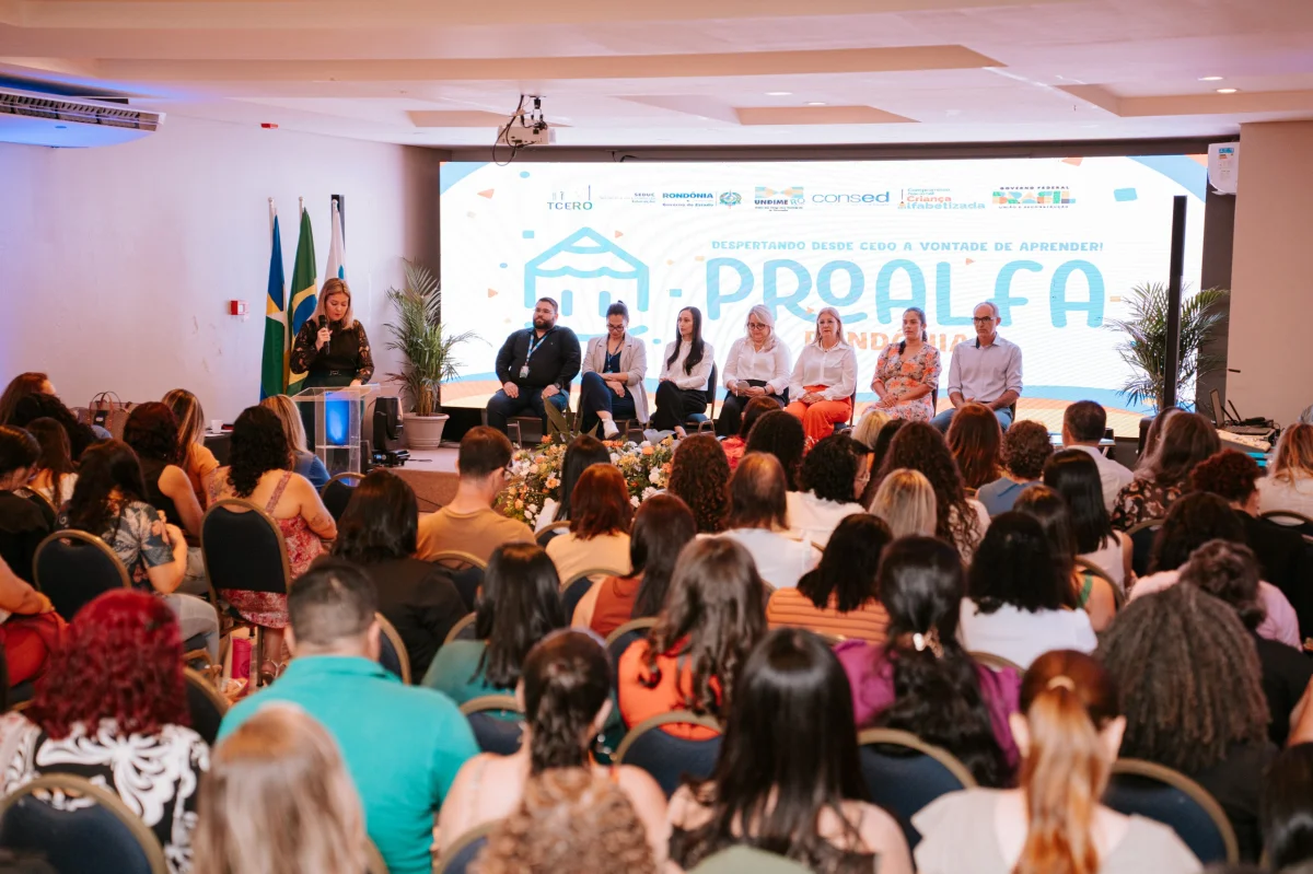 Semed recebe Selo Nacional de Compromisso com a Alfabetização