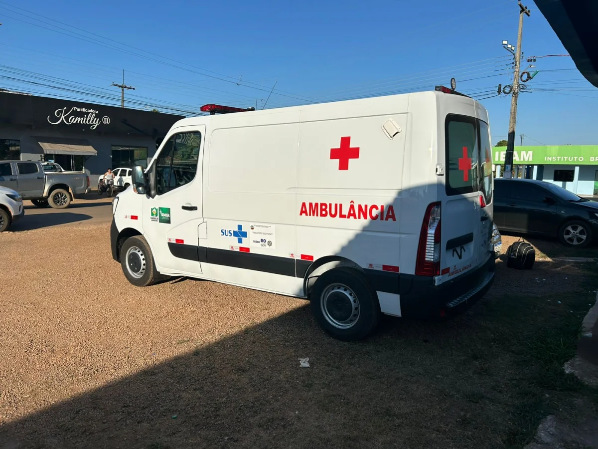 Ambulância chega a Candeias do Jamari com recurso destinado por Cláudia de Jesus