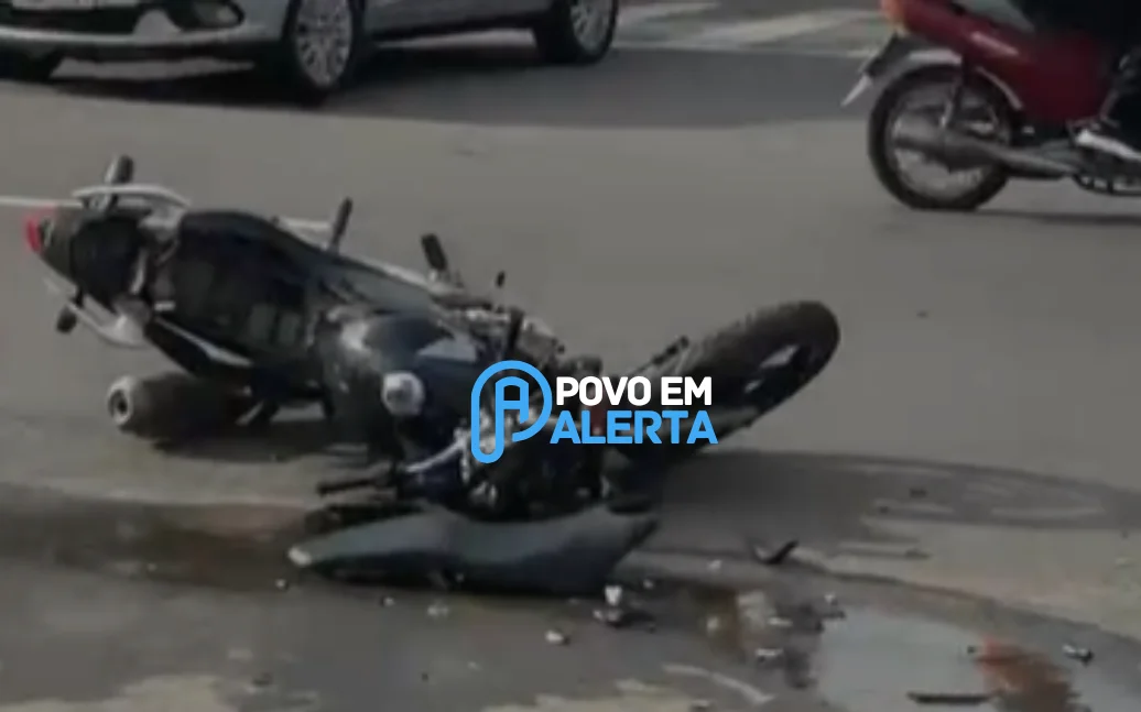 VEJA O VÍDEO: colisão grave na Avenida Brasil com a T-19 deixa motociclista ferido em Ji-Paraná
