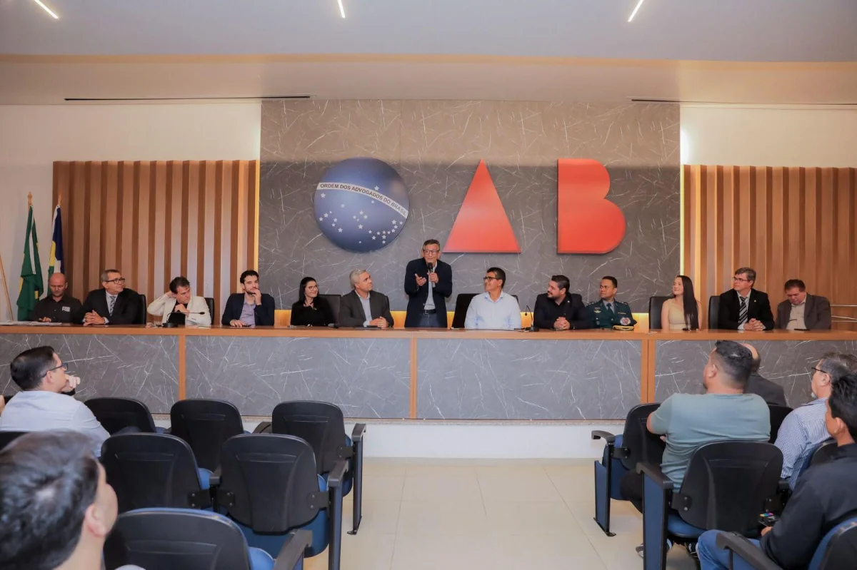 Deputado estadual Cássio Gois é homenageado pela Associação Cacoalense de Imprensa durante solenidade de posse