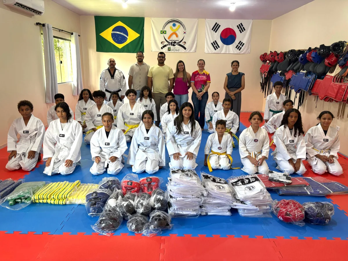 Deputada Cláudia de Jesus realiza entrega de kimonos ao projeto Sonho Meu em Ji-Paraná